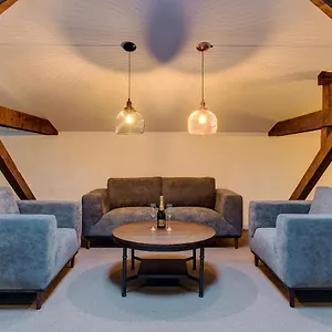 Upstairs Boutique Ξενοδοχείο με διαμερίσματα